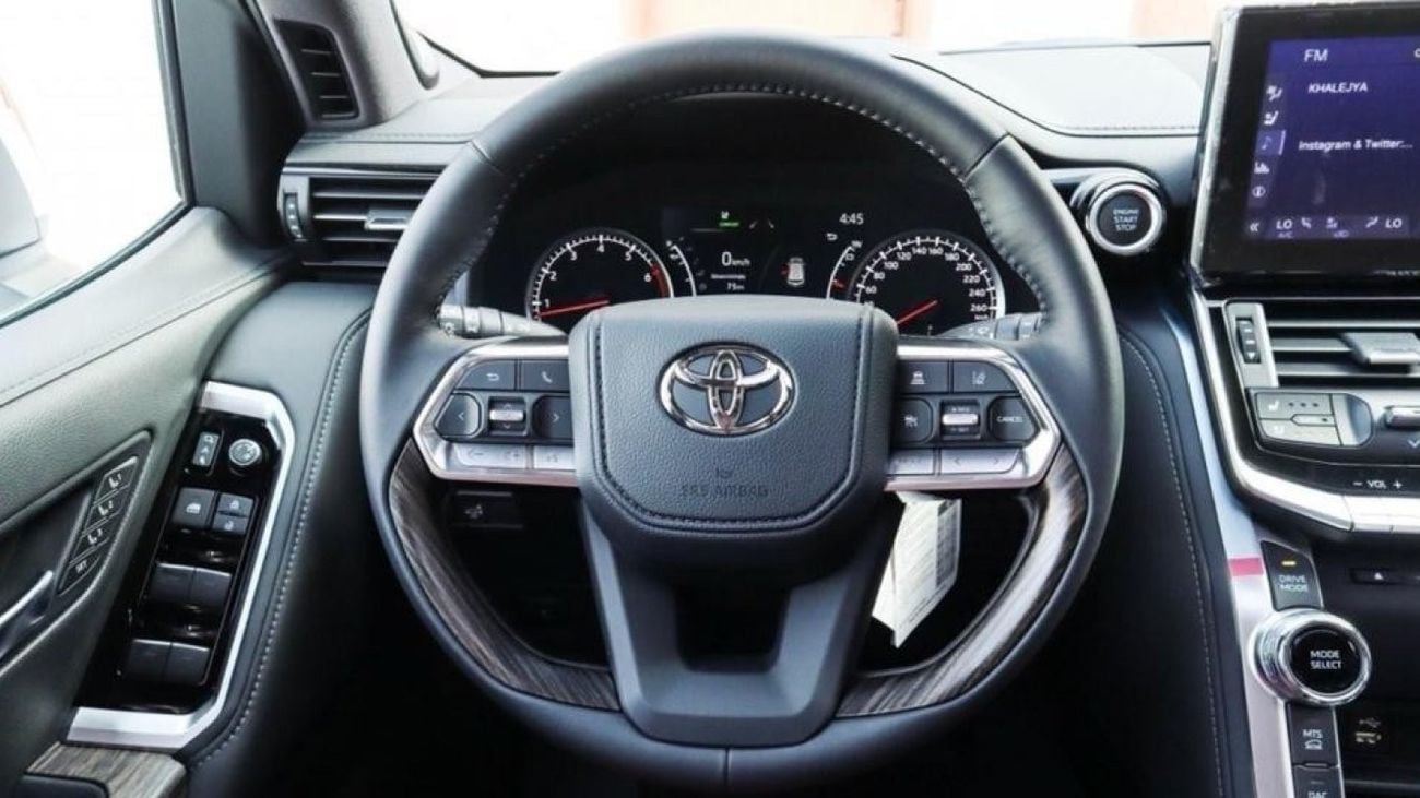 Toyota Land Cruiser 2024 Toyota Landcruiser Vxr twin turbo  3.5l  V6 -0km Gcc   - UAE PASS