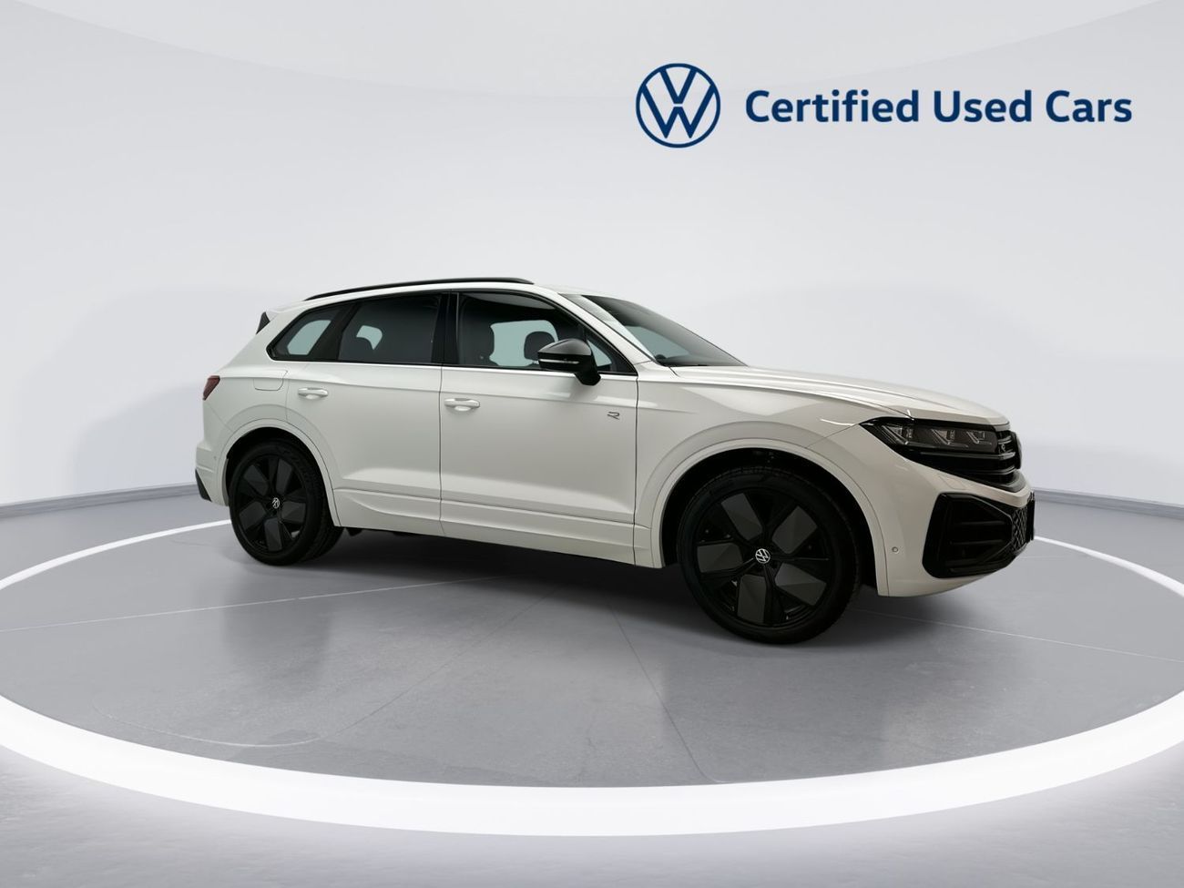 Volkswagen Touareg Touareg R-Line + (Ref#00130) - 42,100 AED SAVINGS from New Car
