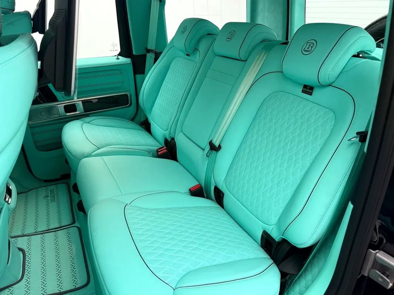 Mercedes-Benz G 63 AMG 2026 Mercedes-Benz G 63 AMG (Brabus Kit) – Tiffany Blue