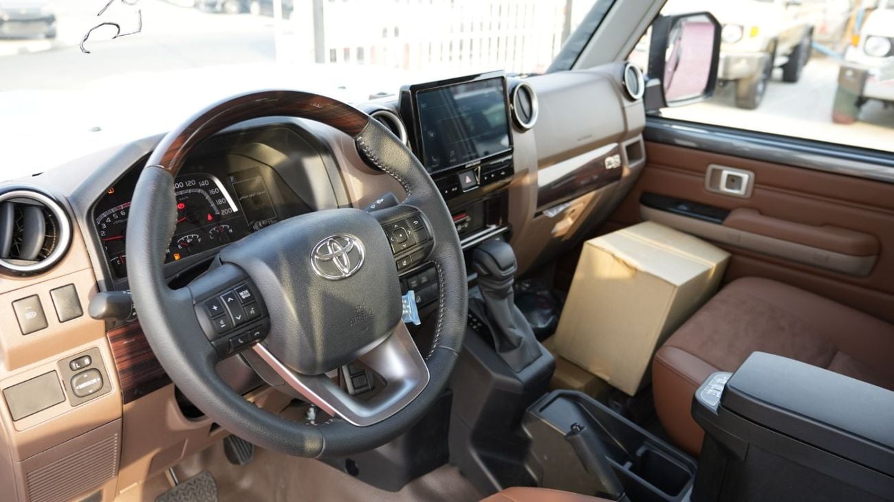 Toyota Land Cruiser Pick Up TOYOTA LC PICKUP DOUBLE CABIN 4.0L V6 AUTOMATIC TRANMISSION MODEL 2025 FULL OPTION 40TH ANNIVERSARY