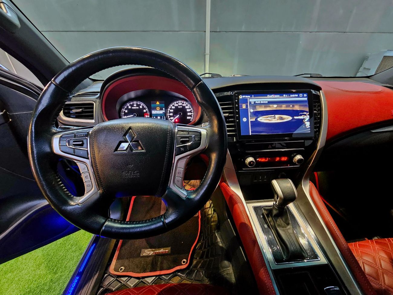 ميتسوبيشي مونتيرو سبورت SIGNATURE EDITION/ STAR LIGHTING/ RED INTERIOR/ LOW MILEAGE