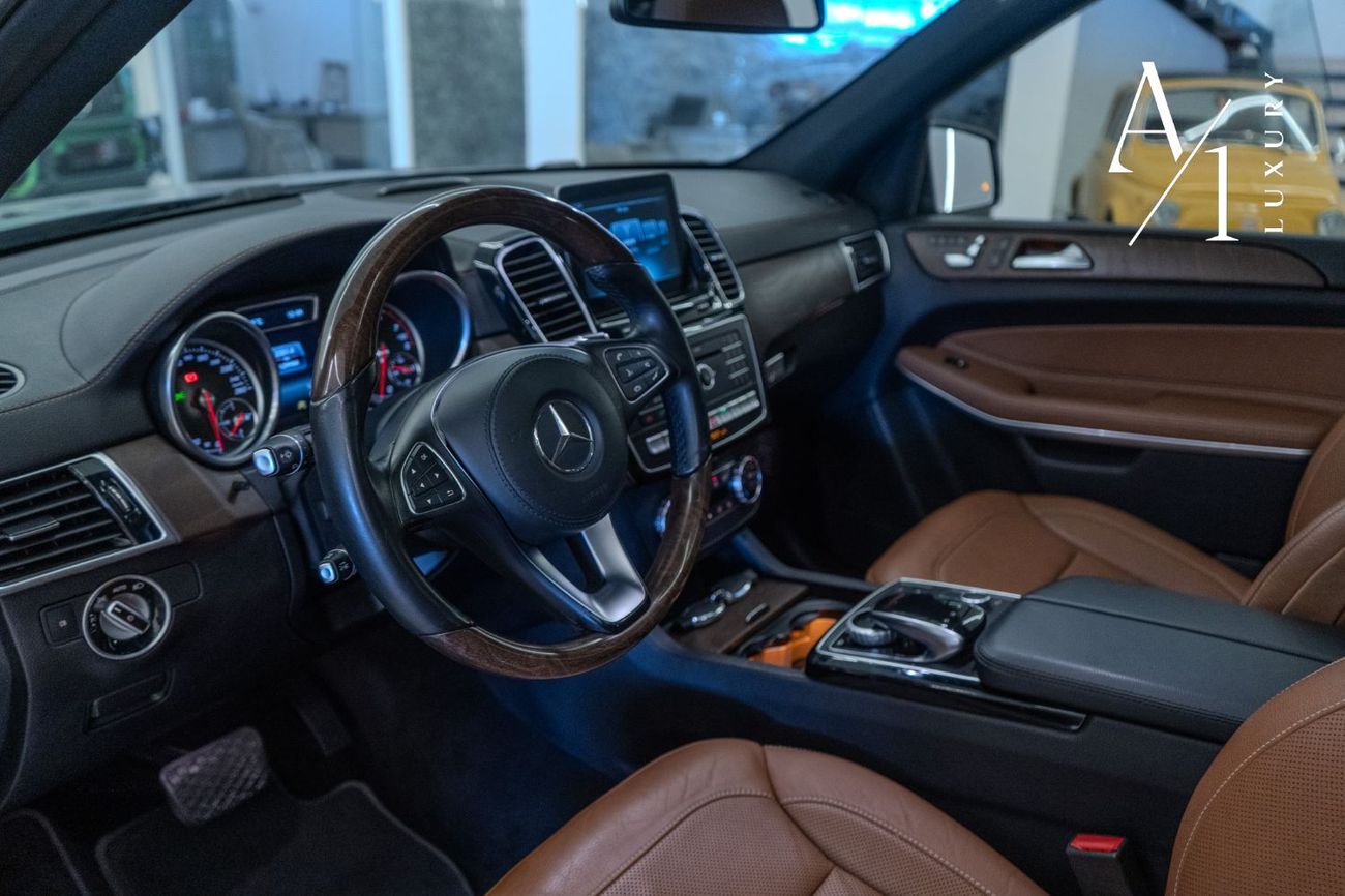 Mercedes-Benz GLS 500 Std 4.7L 2017 Mercedes Benz GLS500 4MATIC, Full Service History, Fully Loaded, 7 Seater, GCC