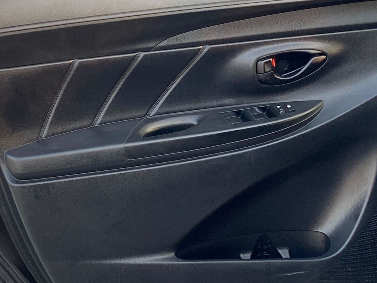 Toyota Yaris TOYOTA YARIS SE MODEL : 2016 MILEAGE : 129,000 K/M PRICE : 27,000 DIRHAMS GULF SPECIFICATIONS Withou