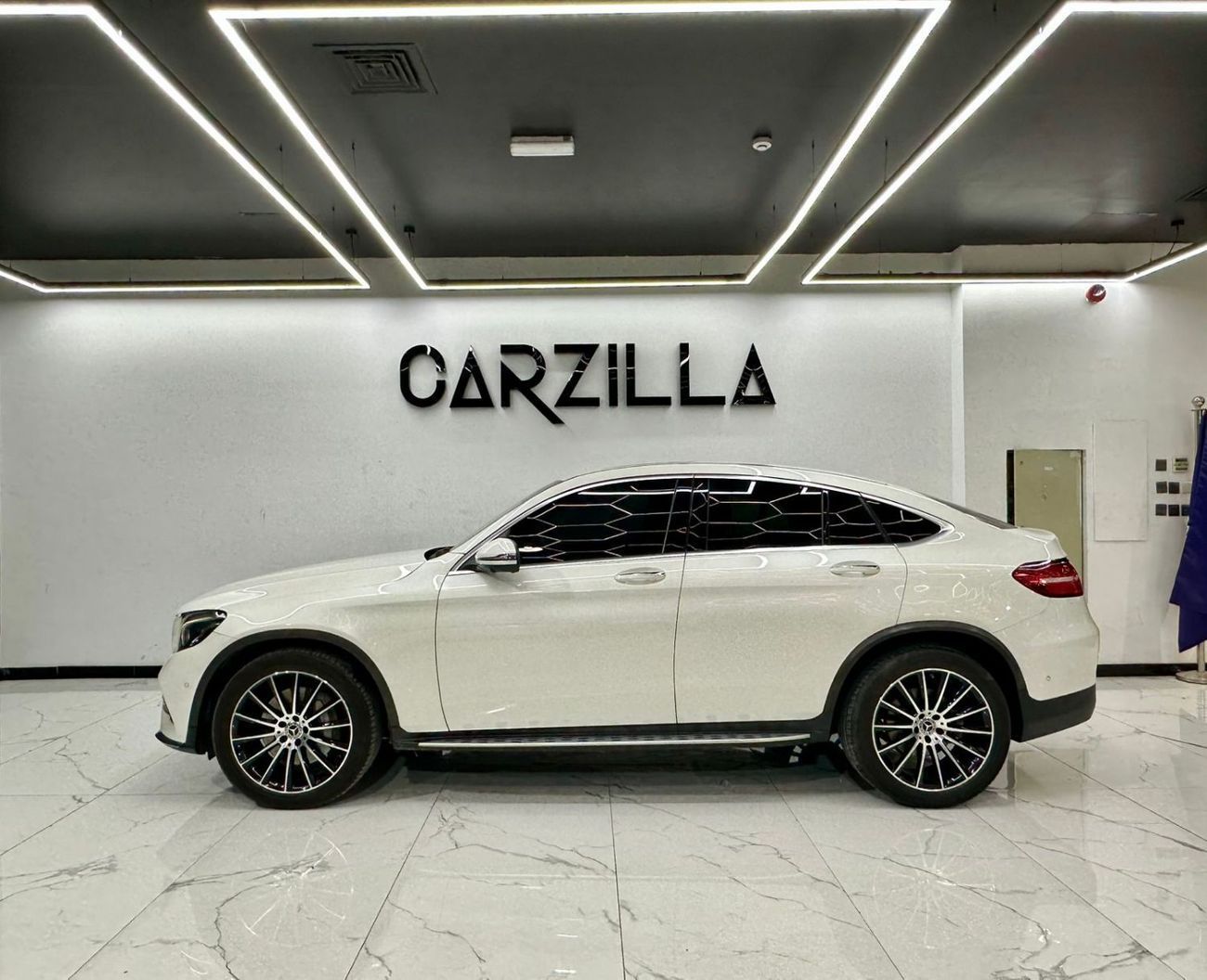 مرسيدس بنز GLC 250 4MATIC 2.0L