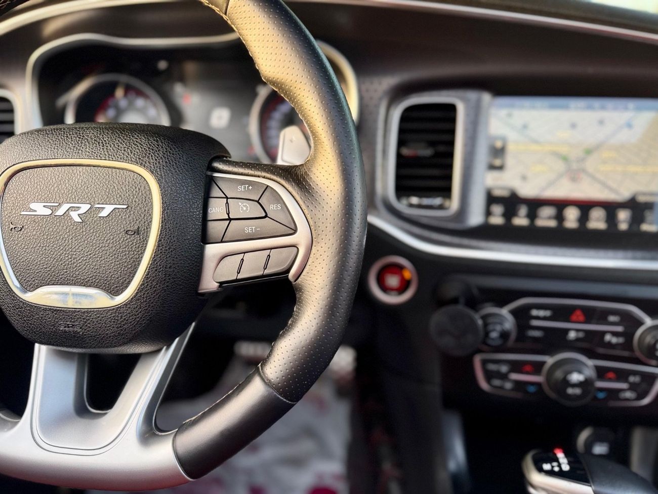 Dodge Charger SRT8 Highline 6.4L