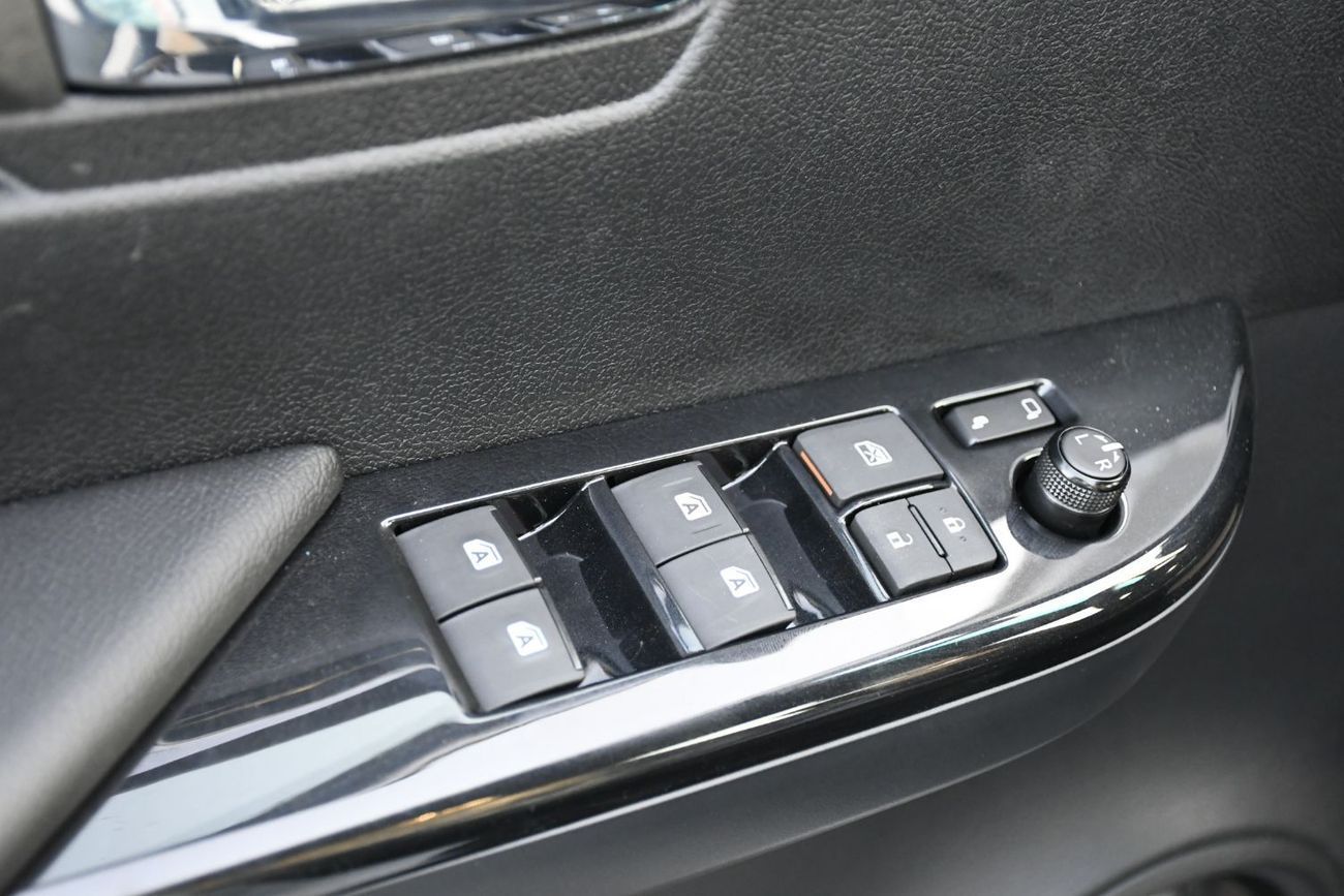 تويوتا هيلوكس Adventure 4.0L V6 With Composer (Ready Stock)