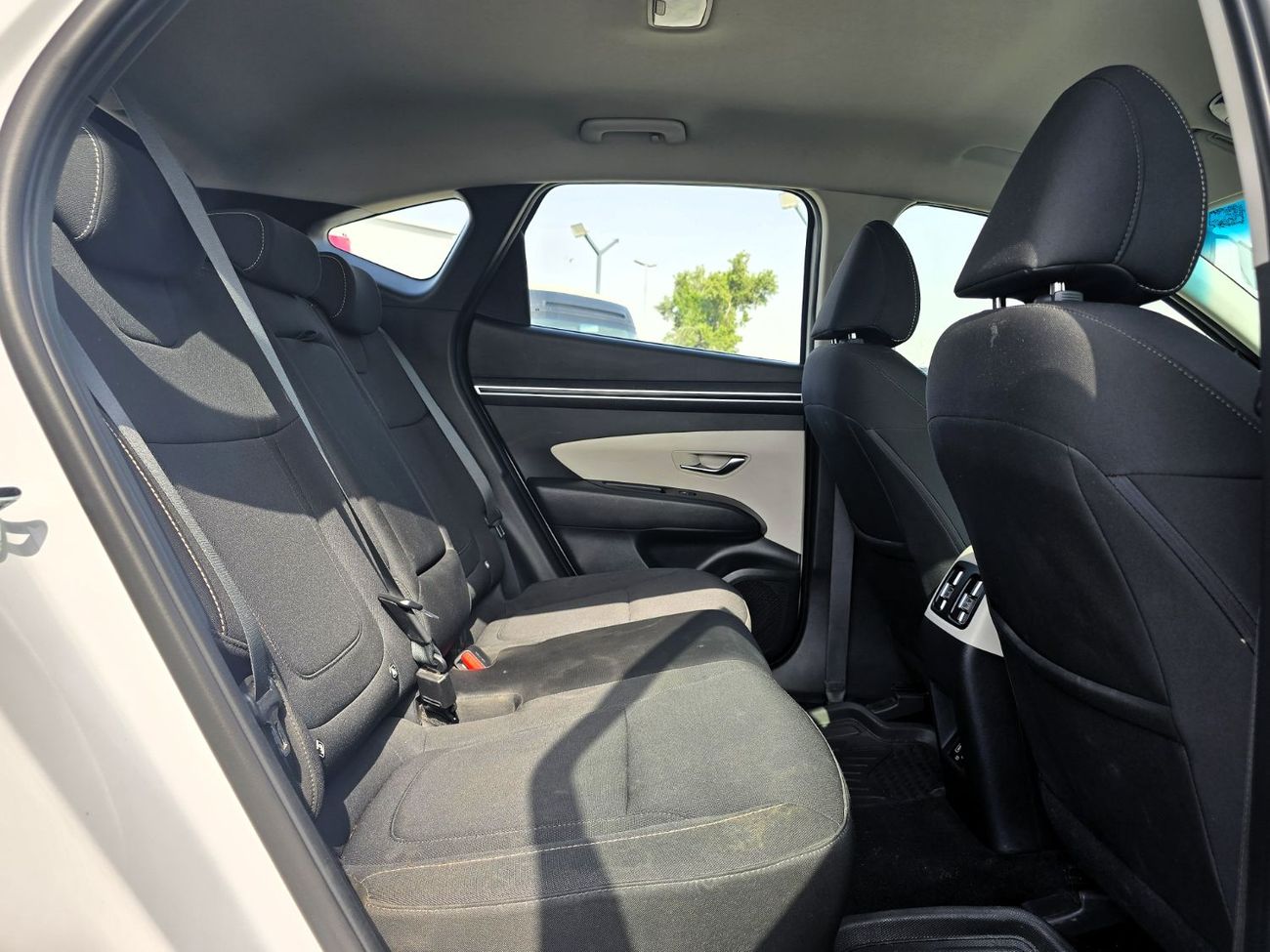 Hyundai Tucson 2.0L Smart (FWD) Used Hyundai Tucson Full Option  2.0L FWD SUV 5Doors GCC White Color 2022 Model