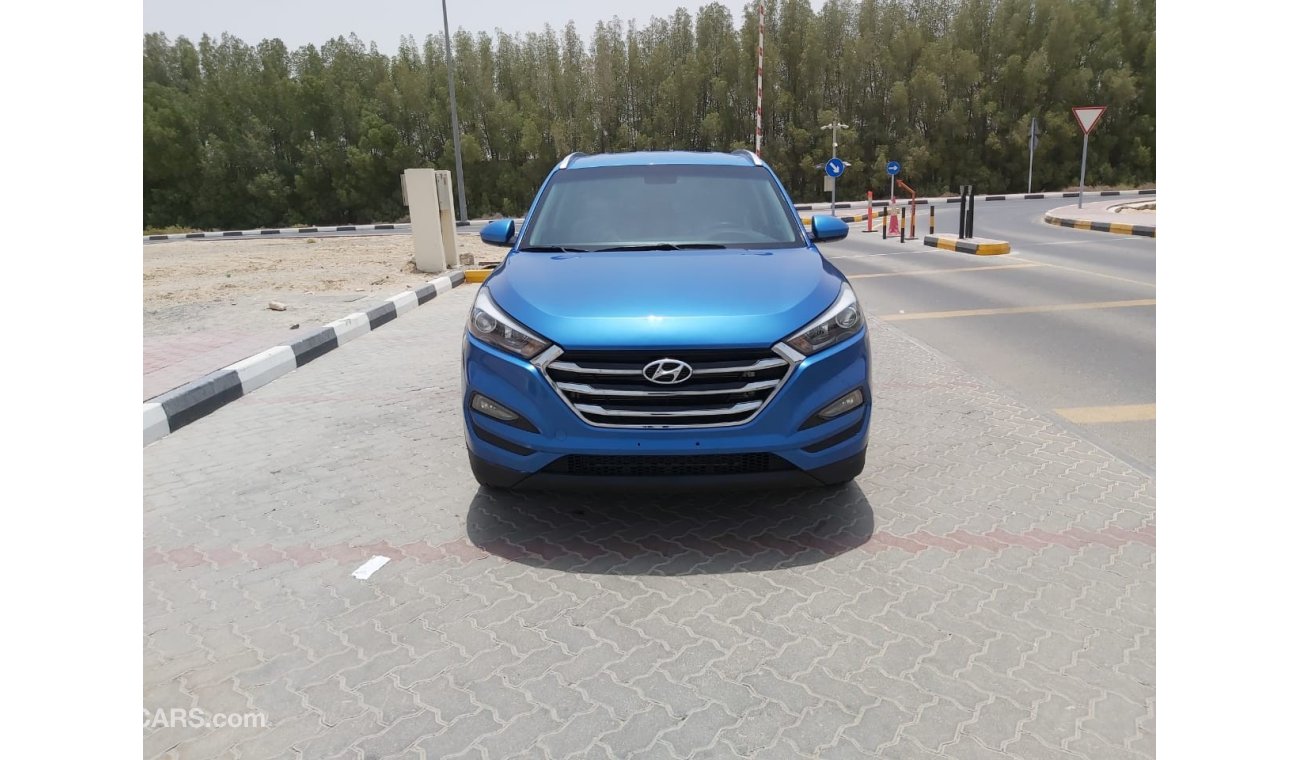 Hyundai Tucson SE - Very Clean Car