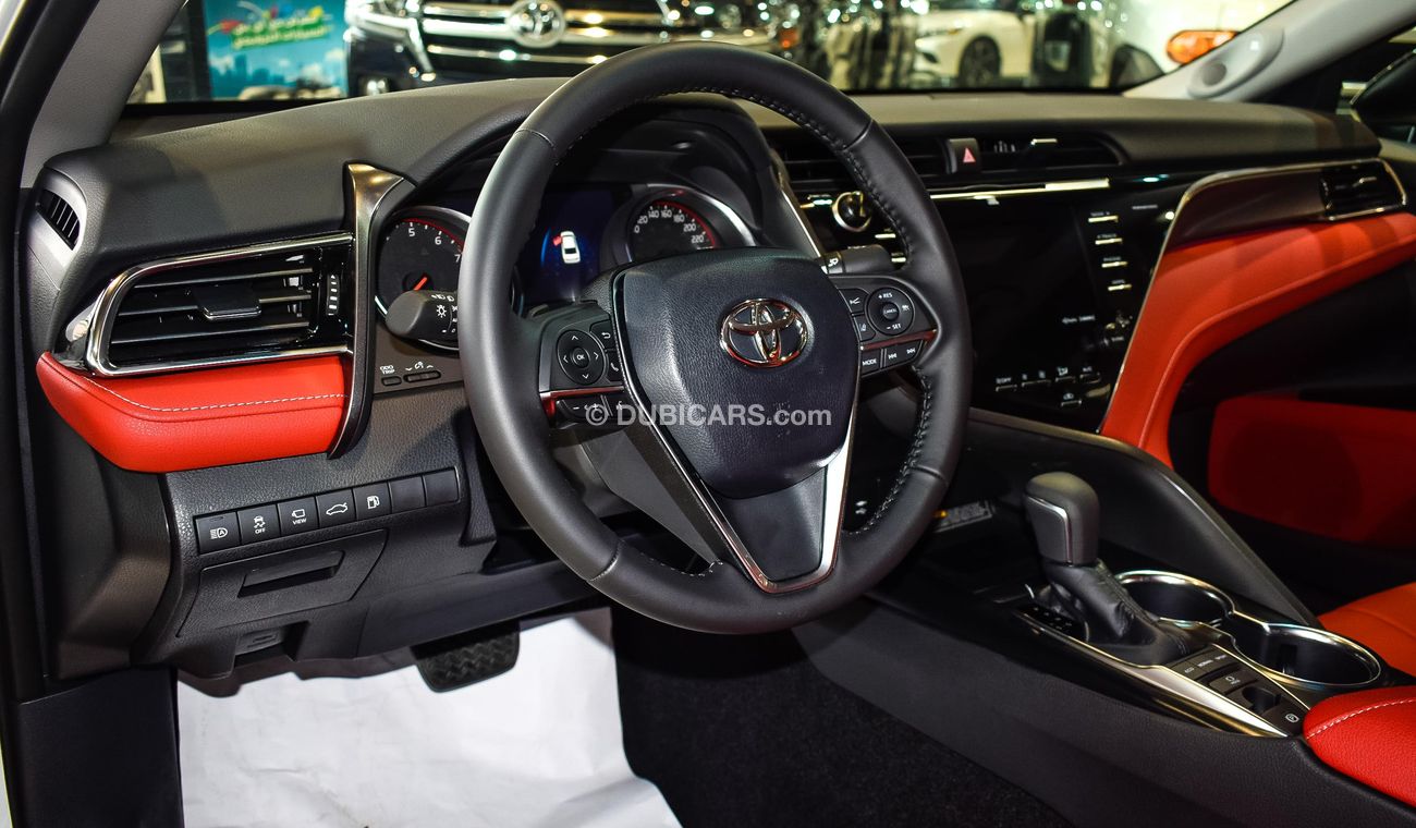 تويوتا كامري XSE