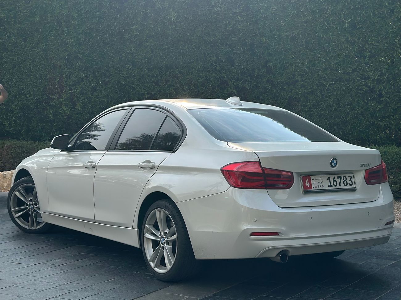 بي أم دبليو 318i