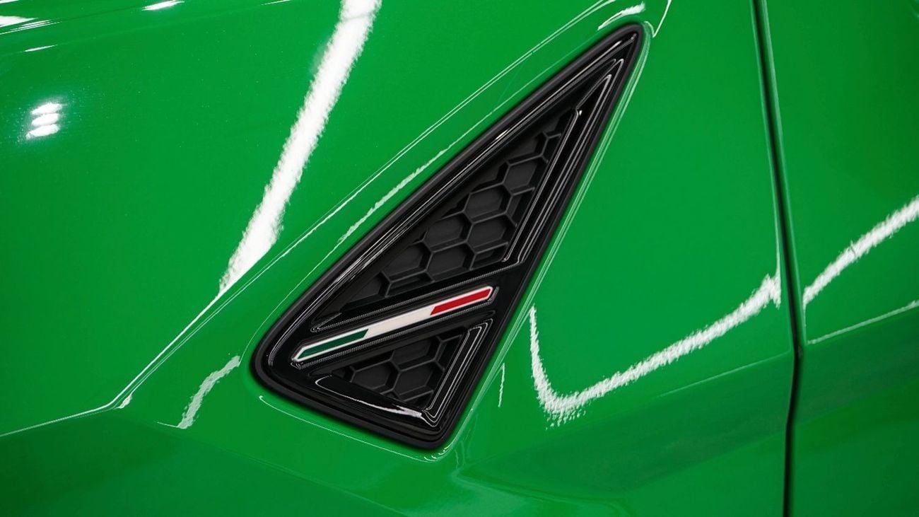 لامبورغيني اوروس 4.0T V8 Performante