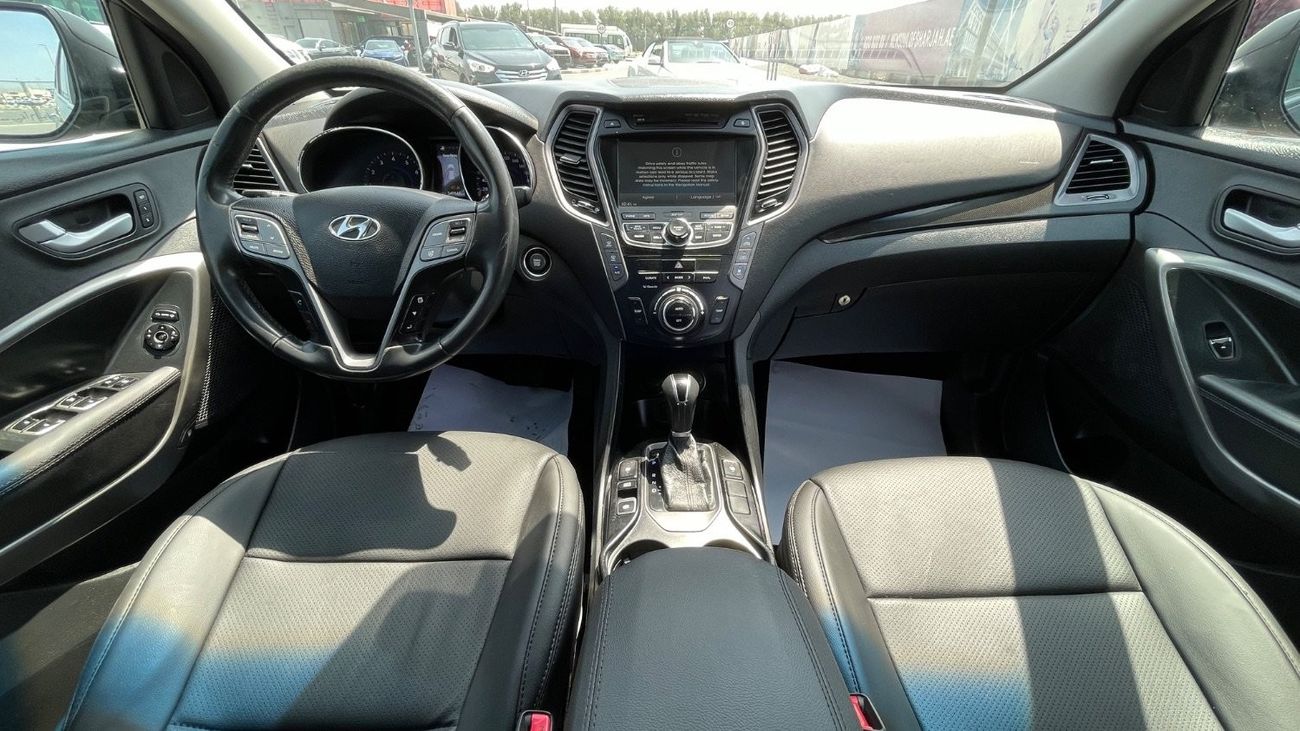 Hyundai Grand Santa Fe GLS Top 3.3L GCC Top 3.3L