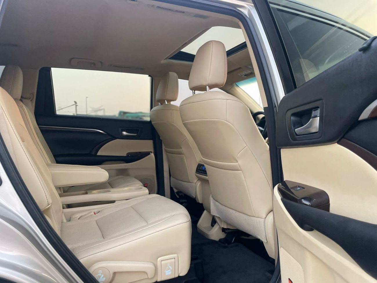 تويوتا هايلاندر 2016 Toyota Highlander Limited Edition 3.5L V6 Full Option 7 Seater - With Radar Leather Electric se