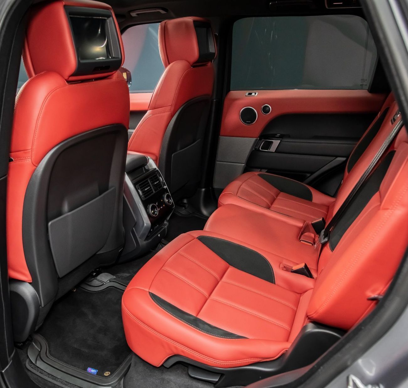 Land Rover Range Rover Sport P400 Dynamic • Full PPF • Al Tayer Warranty 2028 + Service Contract 2028 • FSH