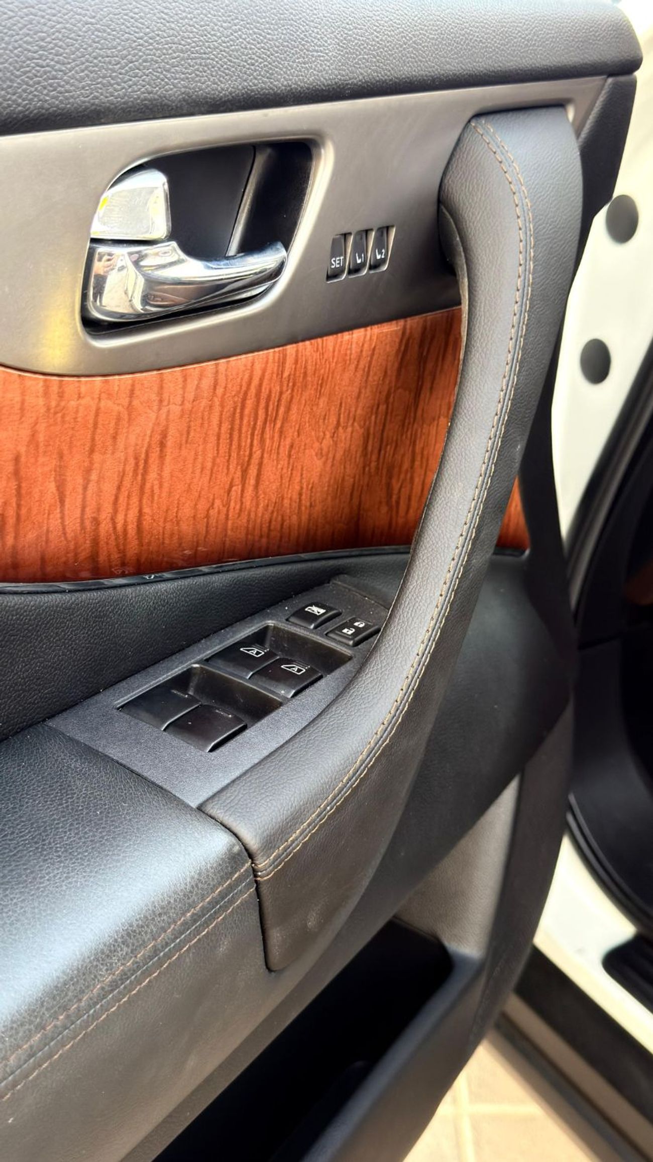 إنفينيتي QX70