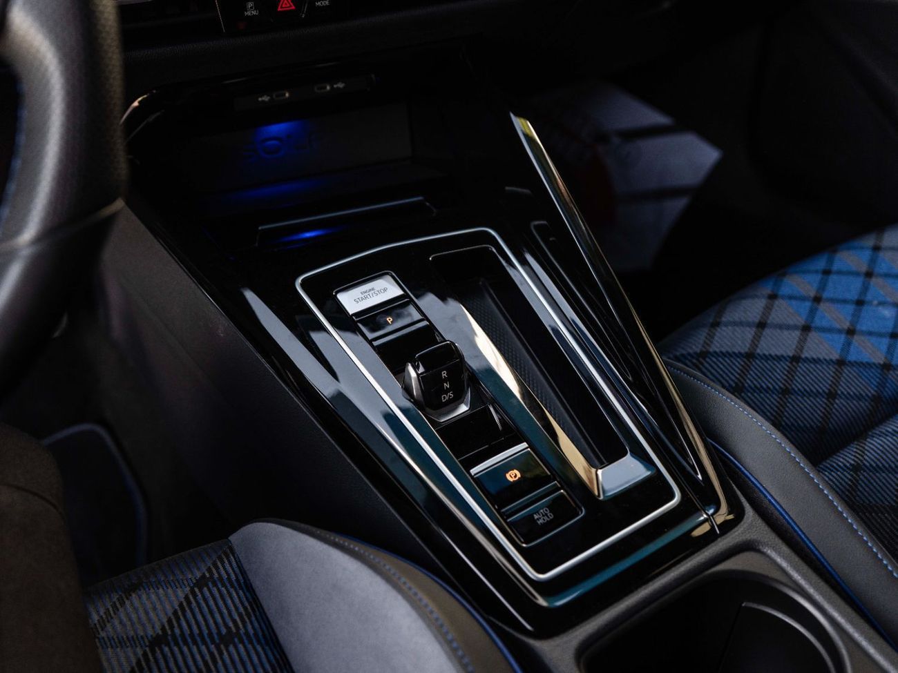 Volkswagen Golf R Base 2.0T