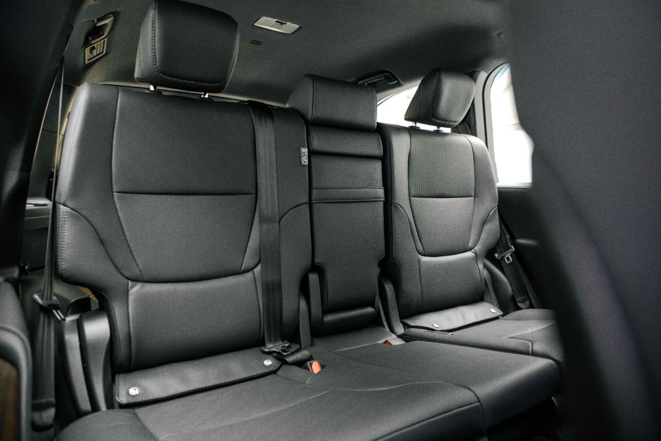 Toyota Land Cruiser GXR 4.0L - Pearl White Inside Black | Export Only