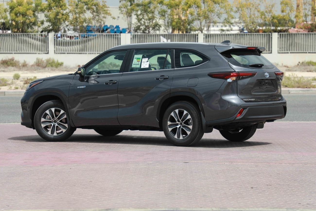 Toyota Highlander 2024 TOYOTA HIGHLANDER XLE 2.5 - Hybrid - GREY METTALIC inside GREY | Export Only