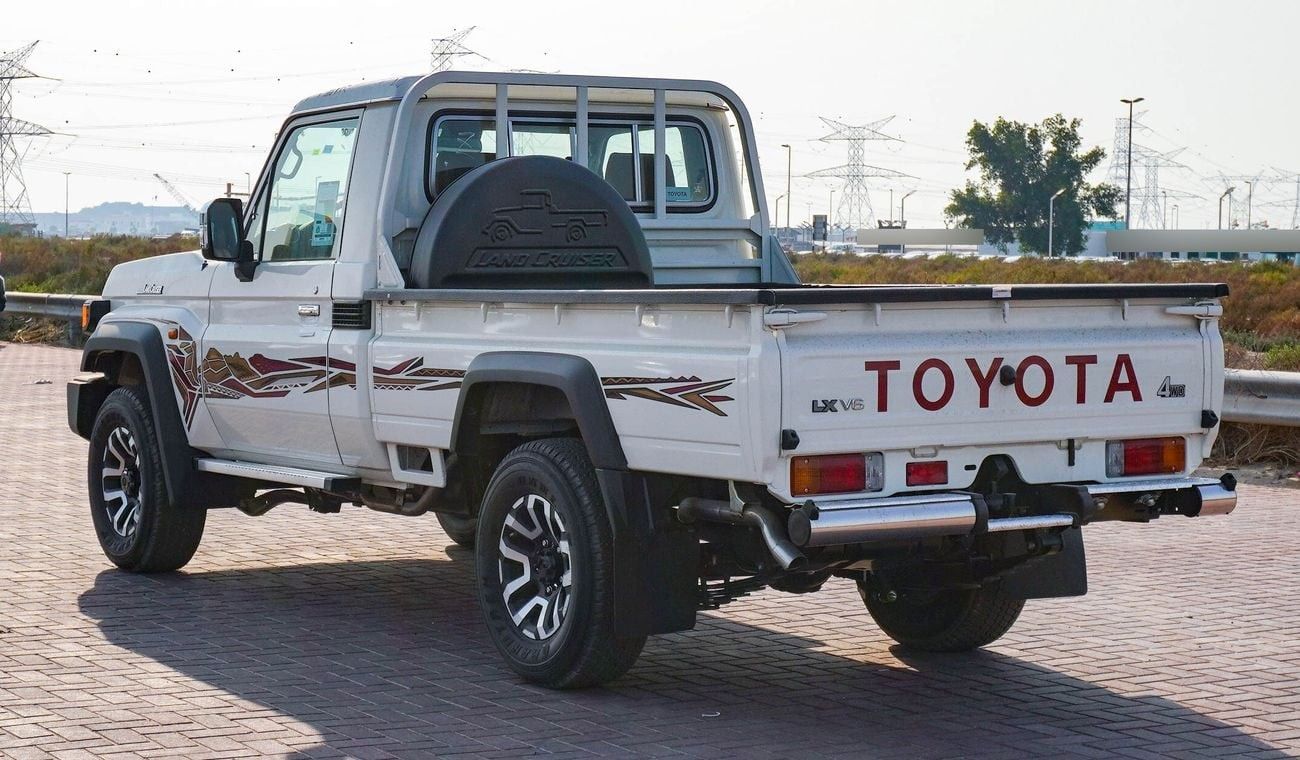 Toyota Land Cruiser Pick Up LX 4.0L V6 A/T