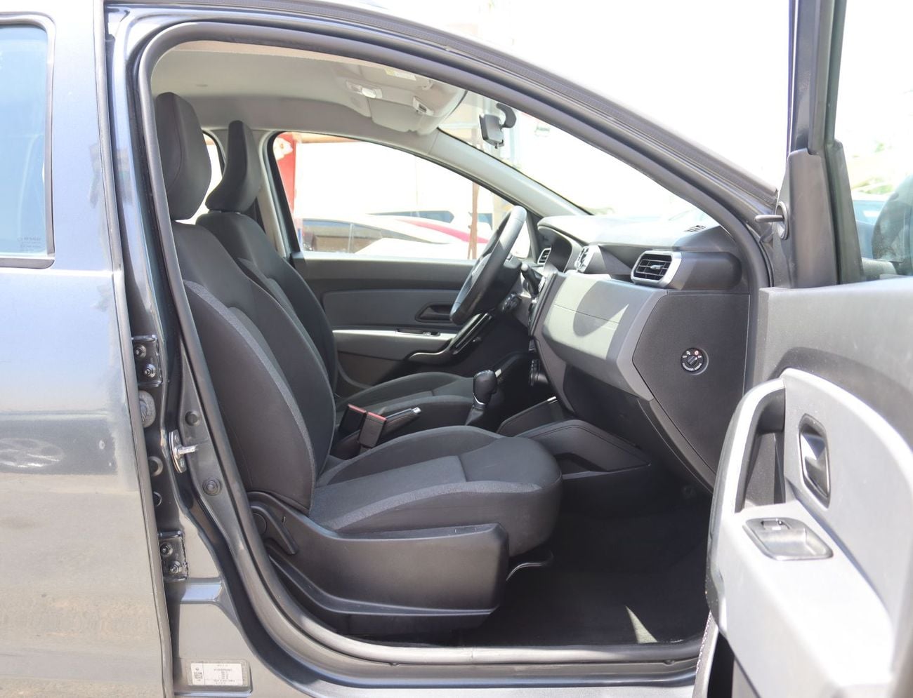 رينو داستر رينوداستر 2023 - خليجى - بدون حوادث - بمحرك 1.6 - بحاله ممتازه من الداخل والخارج