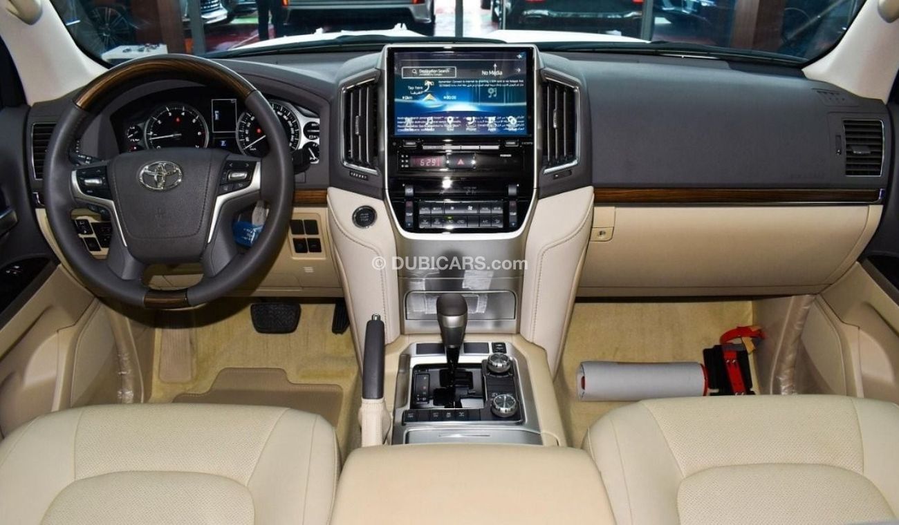Toyota Land Cruiser TOYOTA LAND CRUISER VXR 5.7L V8 2021 GCC SPECS