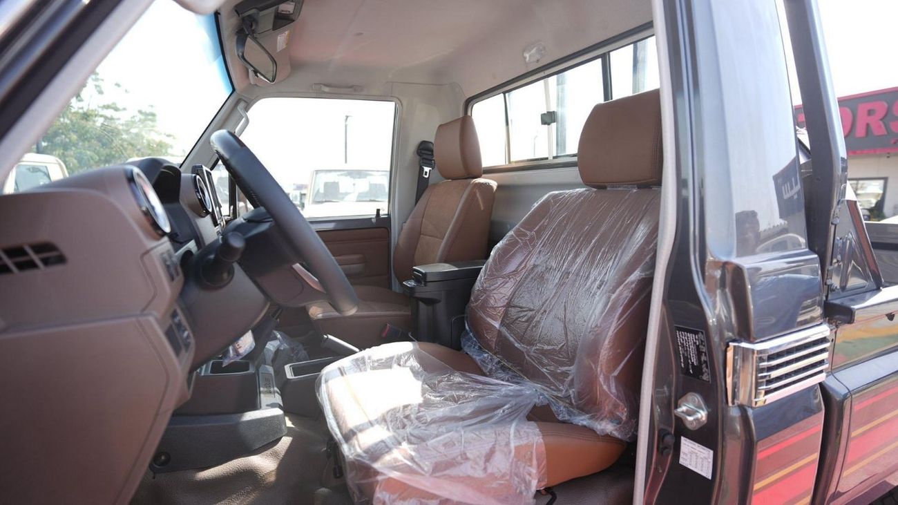 تويوتا لاند كروزر بيك آب TOYOTA LAND CRUISER 79 SINGLE CAB PICKUP PETROL 4.0L V6 4WD MT MODEL 2025 40TH ANNIVERSARY FULL OPTI