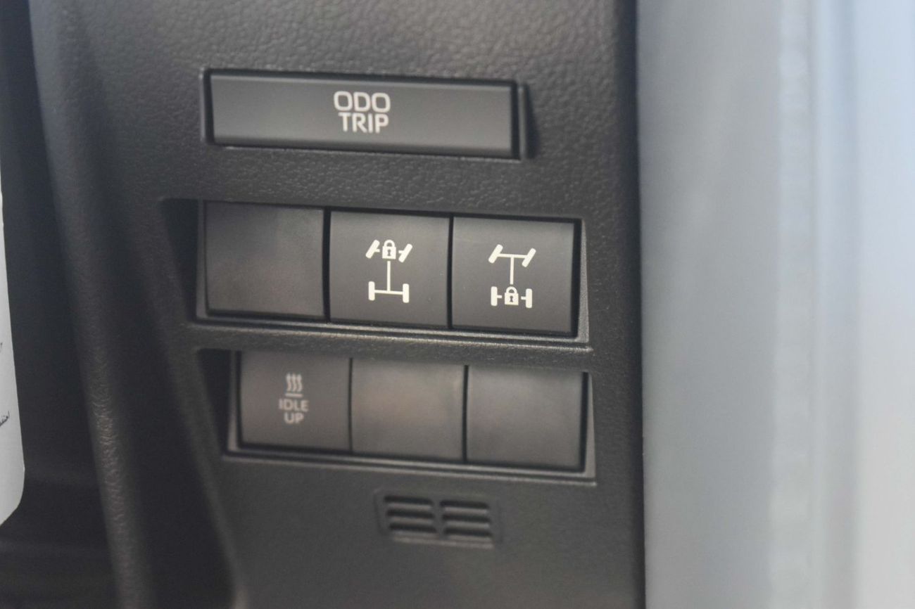 Toyota Land Cruiser GR-S 3.3L