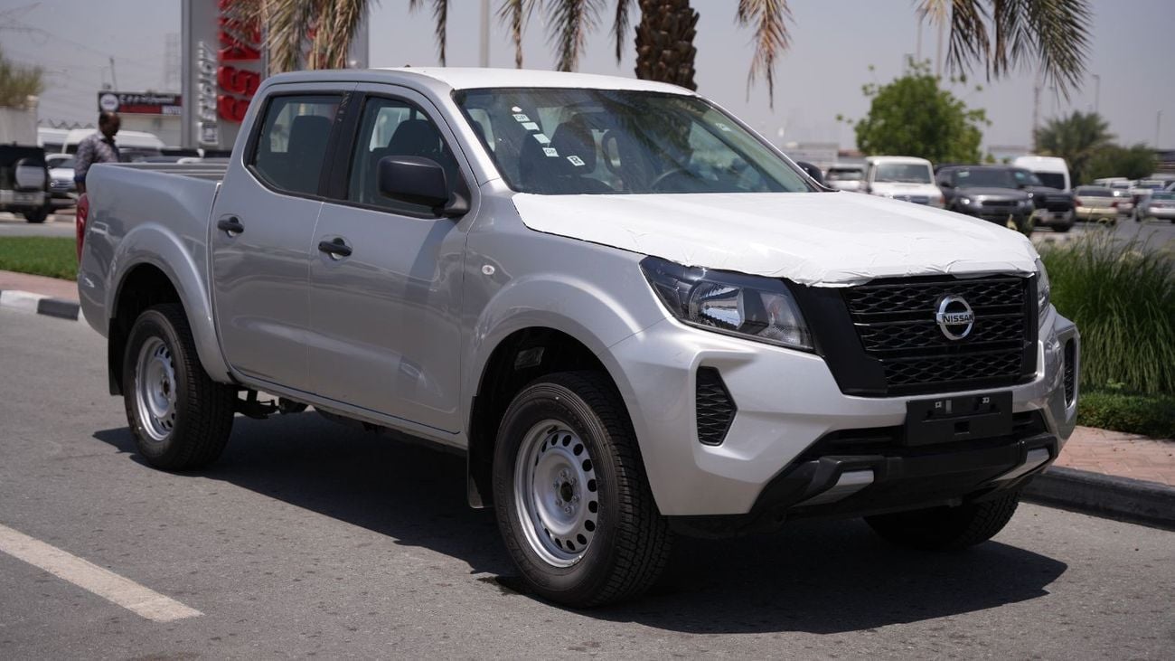 Nissan Navara Nissan Navara  2.5L 4WD Diesel XE MT DCab Plus MY-2023