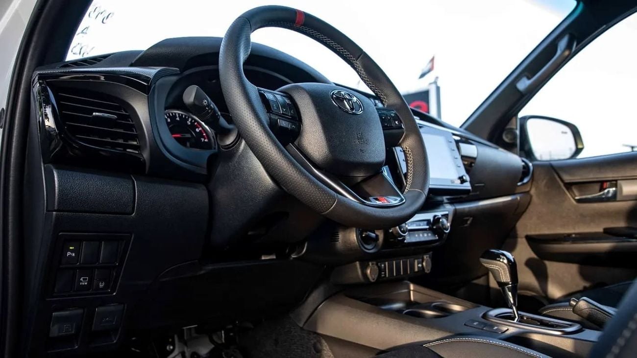 Toyota Hilux GR SPORT