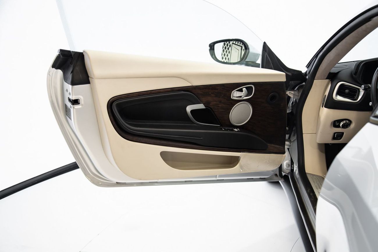 Aston Martin DB11 Std Aston Martin DB11 V12