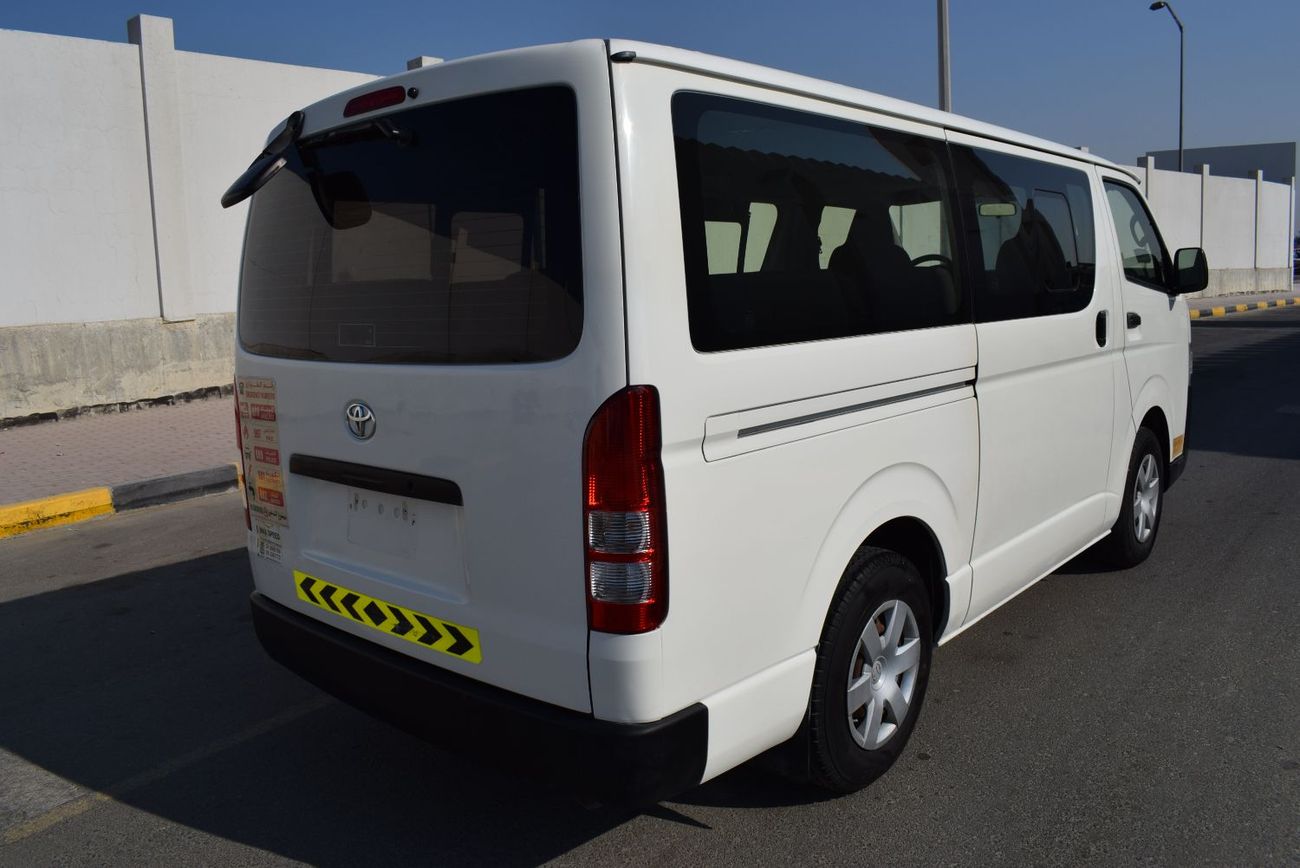 تويوتا هاياس Toyota Hiace Bus 13 seater, model:2015.