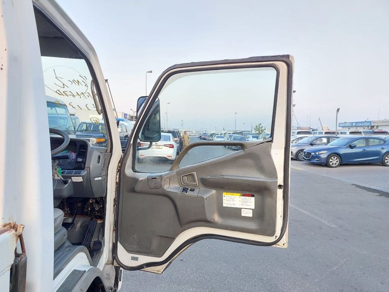 Mitsubishi Fuso Canter MITSUBISHI CANTER TRUCK RHD 1997 MODEL 4.2 L DIESEL MANUAL(PM31319)