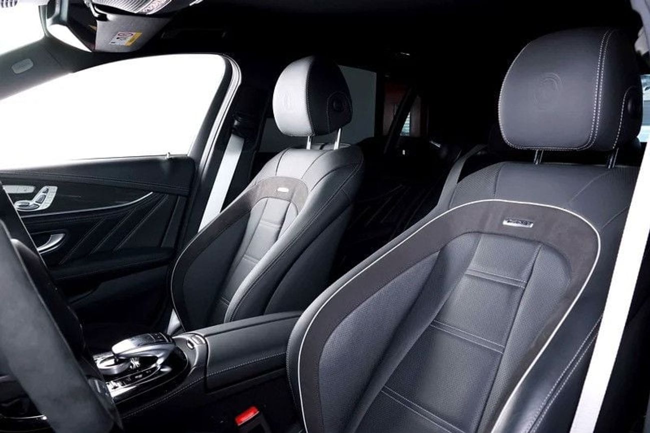 Mercedes-Benz E 63 S AMG Std 4.0L