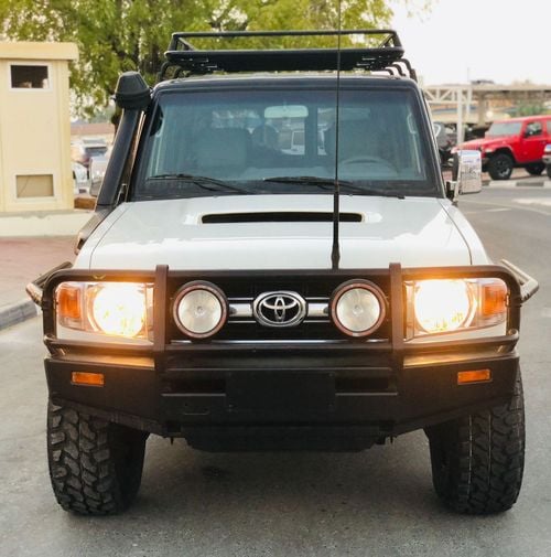 تويوتا لاند كروزر 70 LC76 LHD 1VD-FTV 4.5L V8 Diesel Engine Manual Gear 4WD 7 Seats 5 Doors