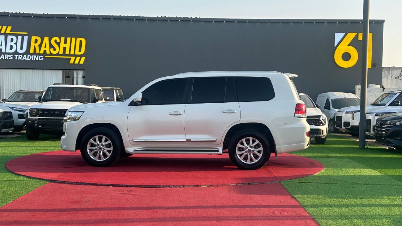 تويوتا لاند كروزر GXR 4.0L (271 HP) 4WD