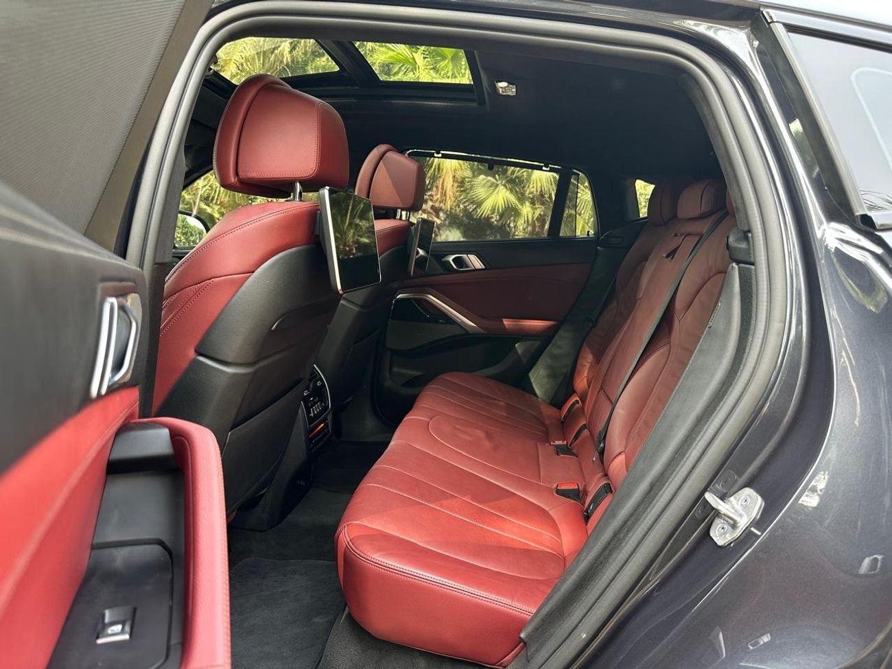 BMW X6 M50i 4.4L | 2022 | xDrive | GCC Specs | Twin Turbo V8 | Full Option | Perfect Condition