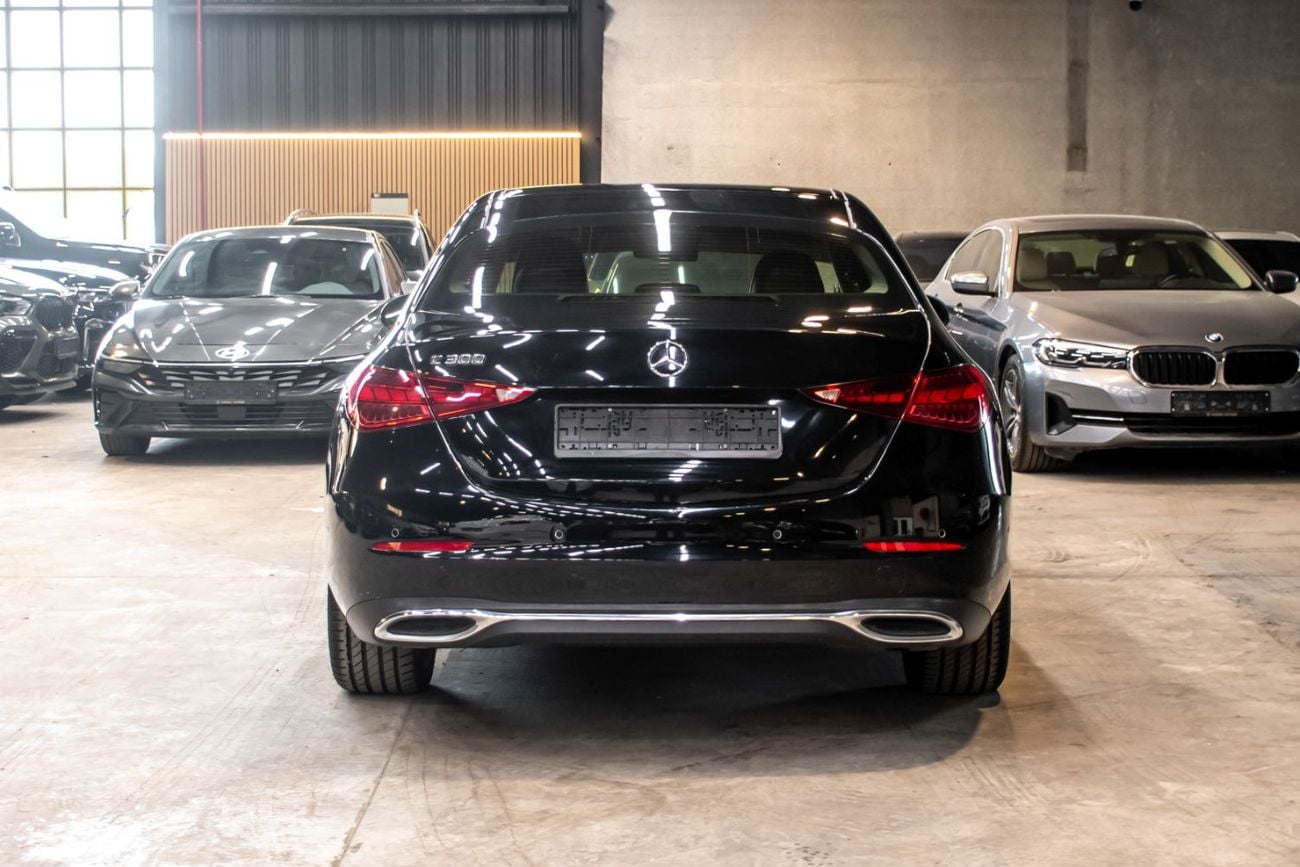 Mercedes Benz C300 STD (NON GCC)