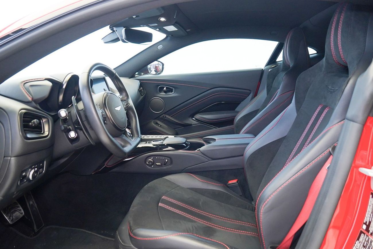 Aston Martin V12 Vantage