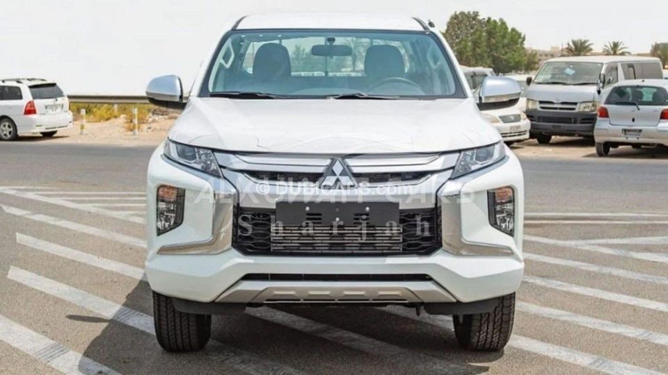 New Mitsubishi L200 GLX 2.4L Diesel AT MY2023 2023 for sale in Dubai