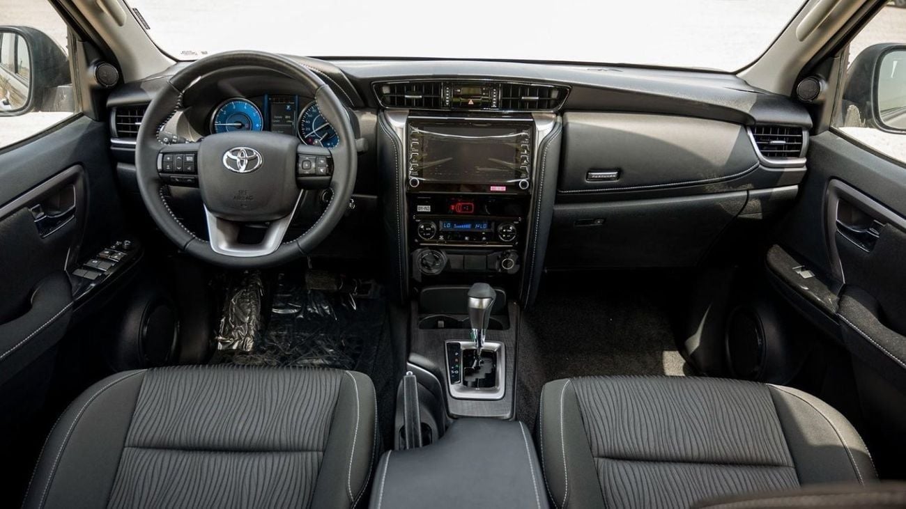 Toyota Fortuner GX2 TOYOTA FORTUNER 2.4 DIESEL AT MID OPTION