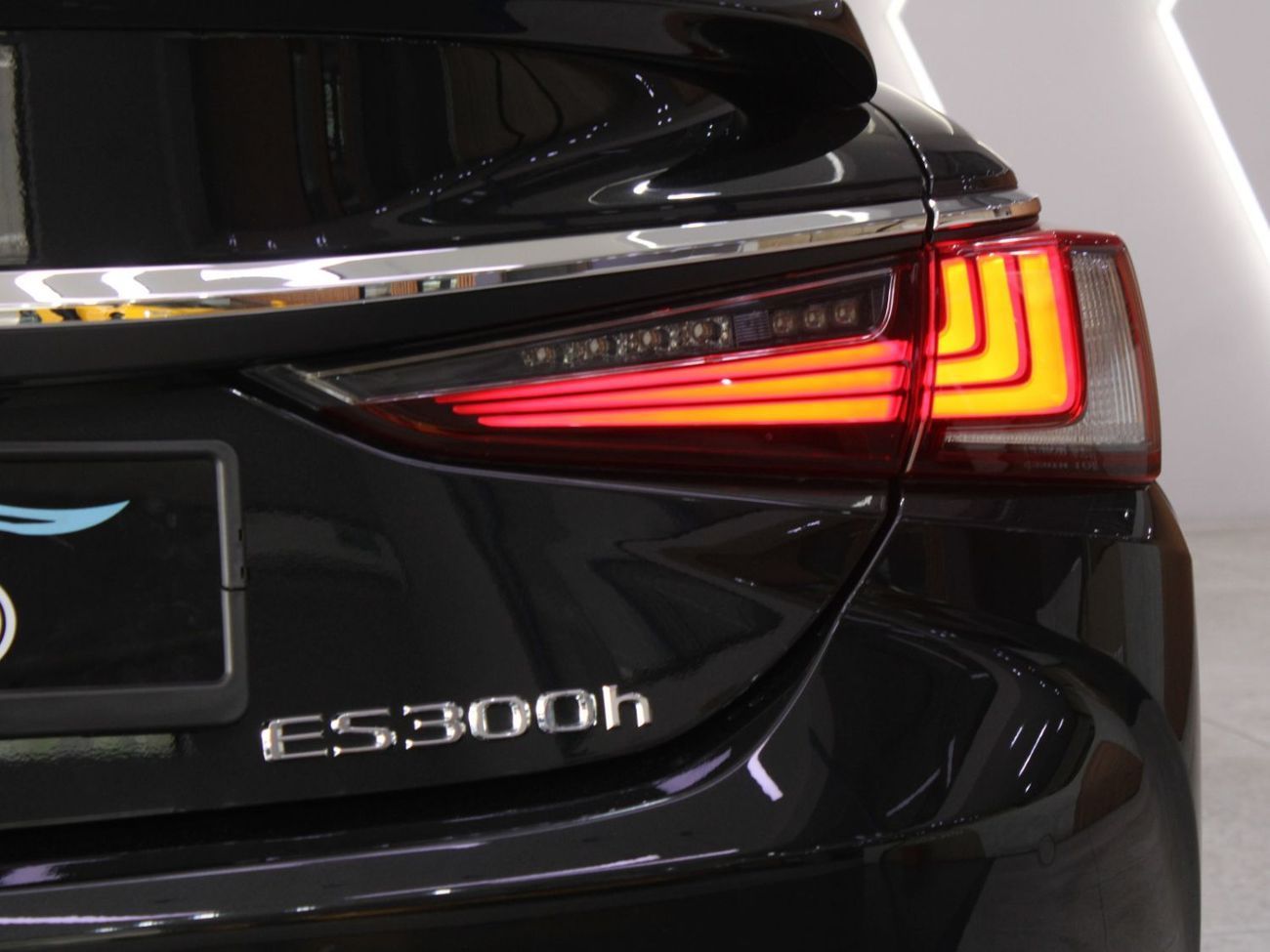 لكزس ES300h AlFuttaim warranty