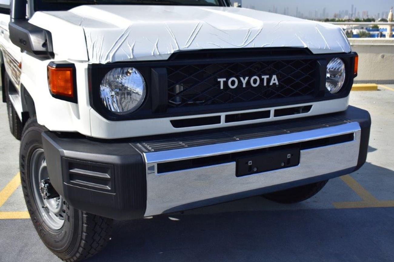 Toyota Land Cruiser 70 76 V8 4.5L Manual Transmission