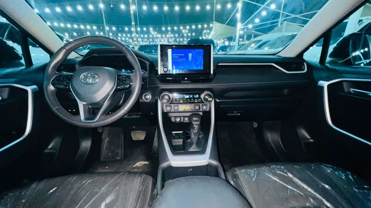 Toyota RAV4 XLE 2025.ENGINE 2.5L/V4