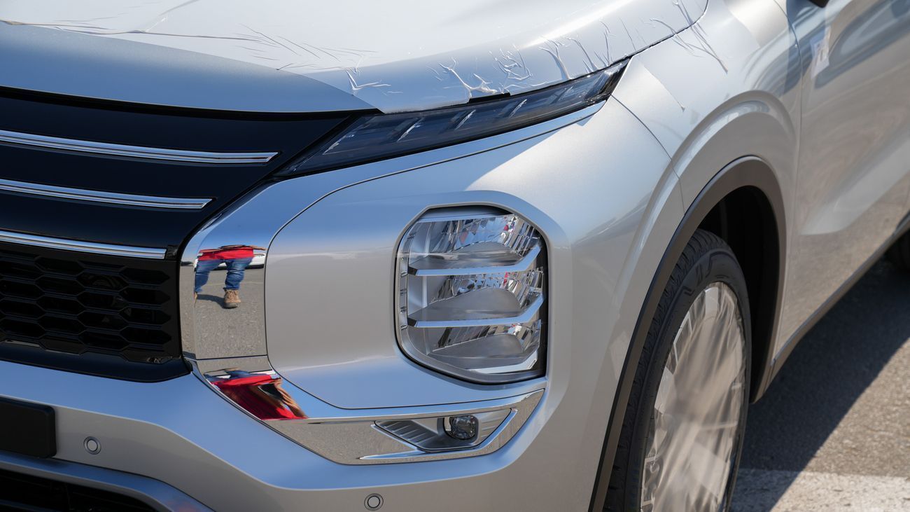 ميتسوبيشي آوتلاندر HIGHLINE ميتسوبيشي أوتلاندر 2026 – الفئة المتوسطة (G12) 2.5 لتر | SUV بسبعة مقاعد | مواصفات الخليج |