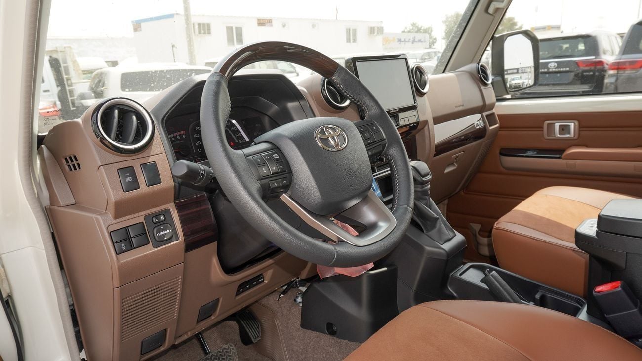 Toyota Land Cruiser 70 LC76 LX LX 2.8L Diesel A/T