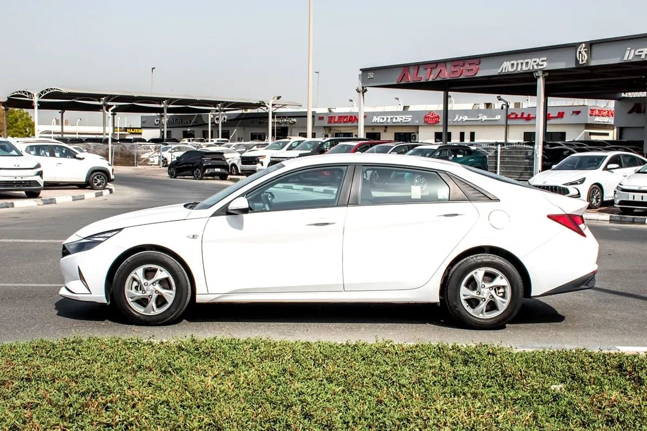 Hyundai Elantra SMART – GCC SPECS – ONLY 52,000 KM – FULL SERVICE HISTORY