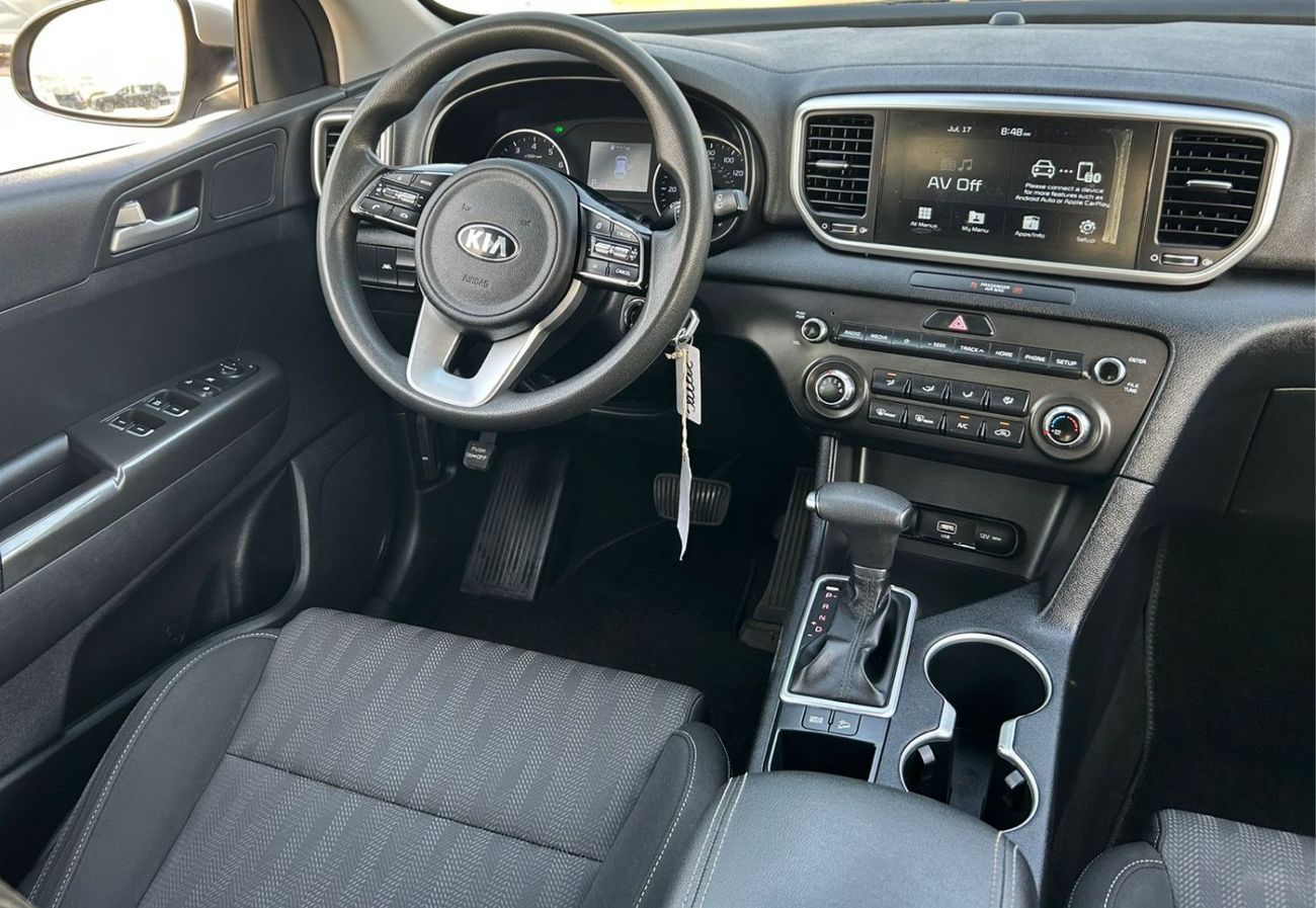 كيا سبورتيج 2020 Kia Sportage 2.4L V4 - MiOption+ - Apple/Android Play - Rear CAM - Rims -