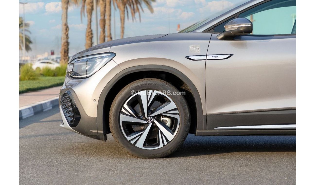 Volkswagen ID.6 2022 Volkswagen ID6 Litepro 20" Fixed Panoramic W/o HUD + 360CAM 6 Seats AT - Gold inside white & bl