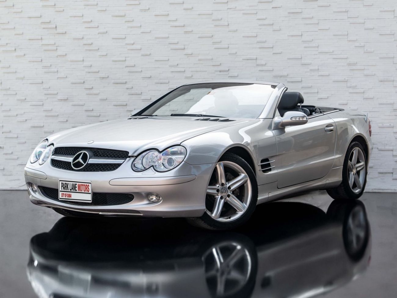 Used Mercedes Benz SL500 2001 for sale in Dubai - 989606