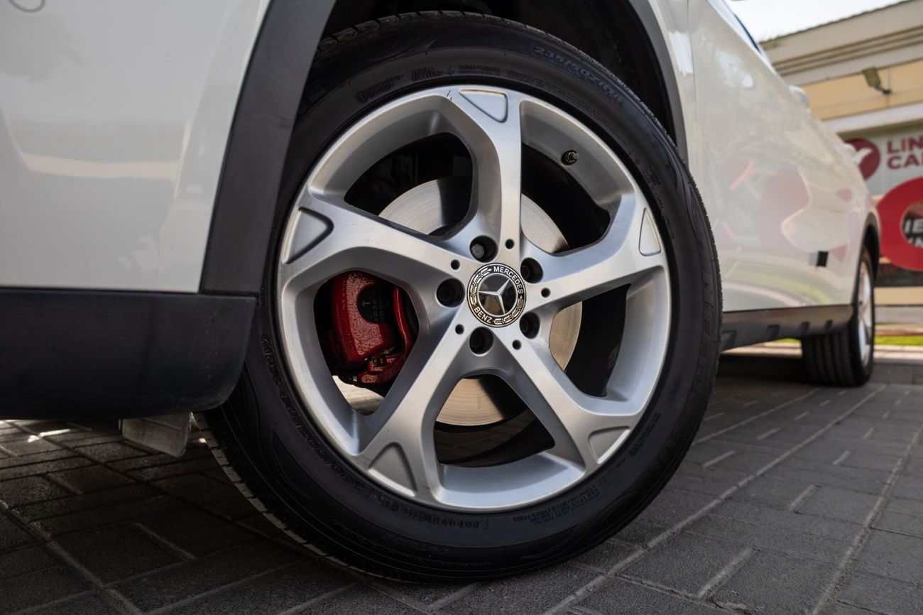 Mercedes-Benz GLA 220 Std 1.6L